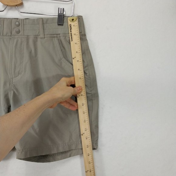 Simms Fishing Shorts Women Medium 6 Beige Gray Elastic Waist Performance Stretch - Picture 6 of 8